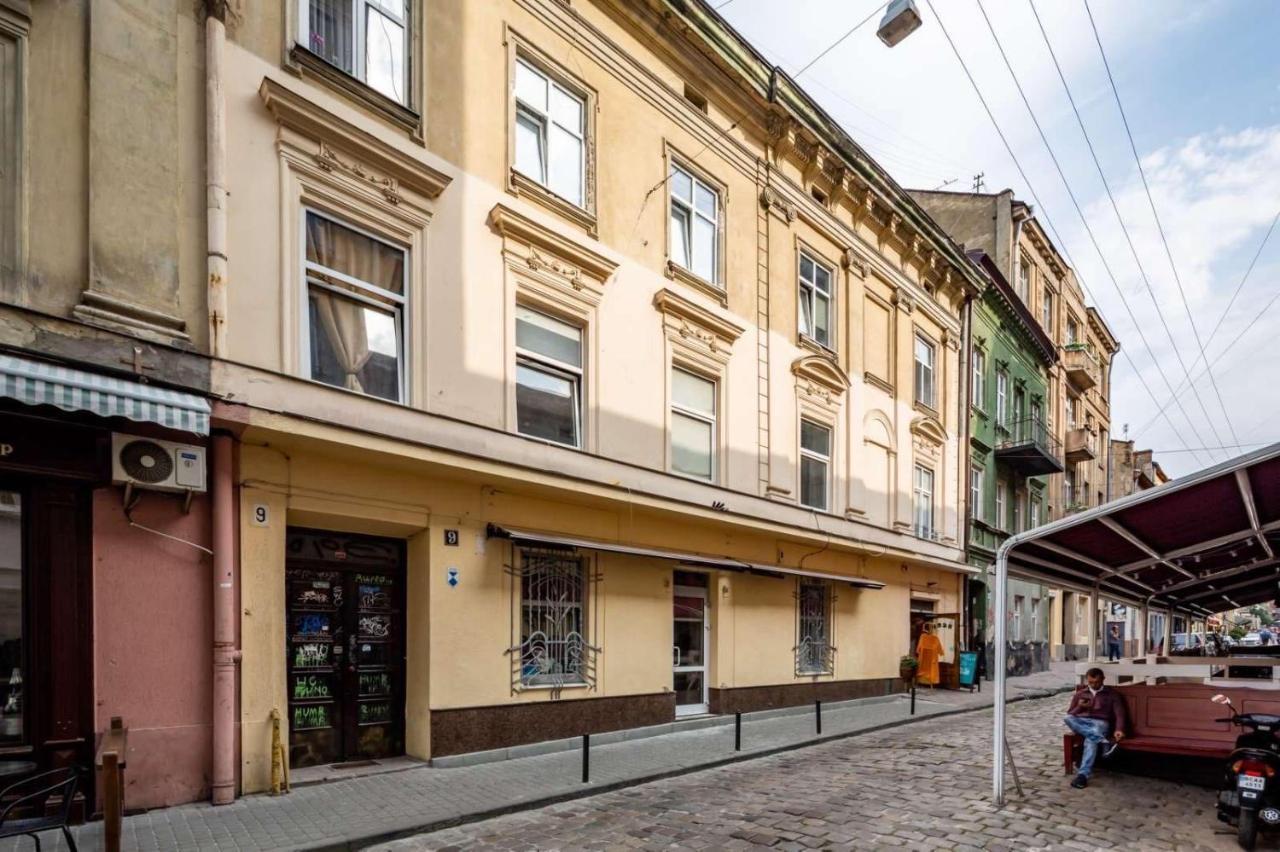 Братів Рогатинців 9/1 Lviv Bagian luar foto